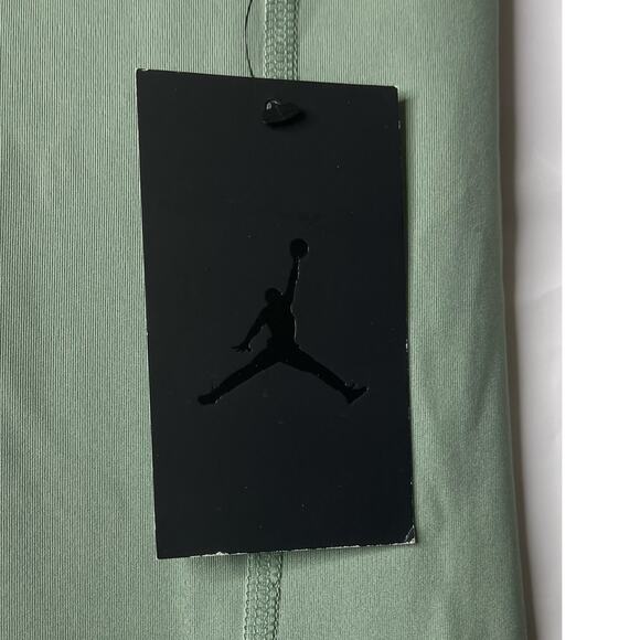 Jordan‎ Women's Activewear Performance Essential Tight Fit 7/8 Legging  X Small - Picture 6 of 13